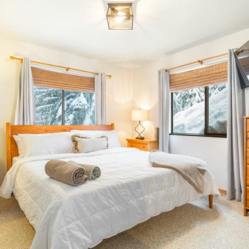 Enjoy the King sized bed for lazy snow days or a great sleep after a day on the hill.