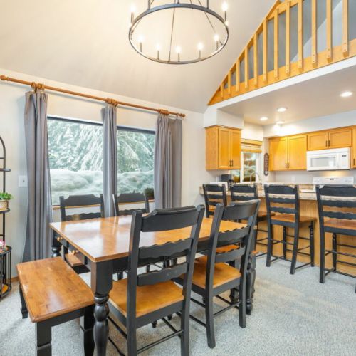 Enjoy the large dinning table with seating for 8 + the 4 breakfast bar stools at the kitchen counter.