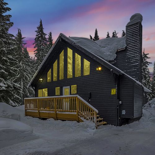 Welcome to our spacious,  2 bedroom, winter wonderland cabin! Stay just 5 mins from the ski hill. We look forward to hosting you!