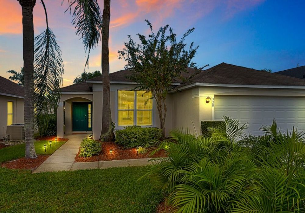 Experience magical sunsets from our luxurious 4-bedroom home in Kissimmee. Watch as the sky transforms into a canvas of vibrant hues, casting a beautiful glow over our tranquil oasis. Relax and unwind in our spacious living areas and make unforgettable memories with family and friends. Book now and elevate your Florida getaway to the next level!