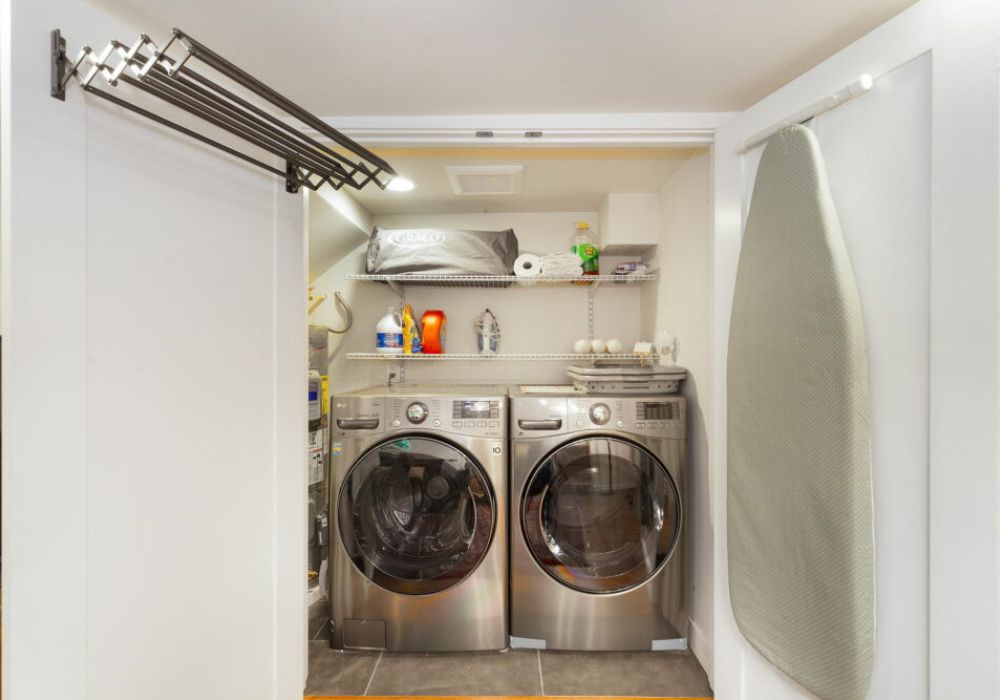 Travel light, stay fresh: our property features a washer and dryer for your convenience and comfort.